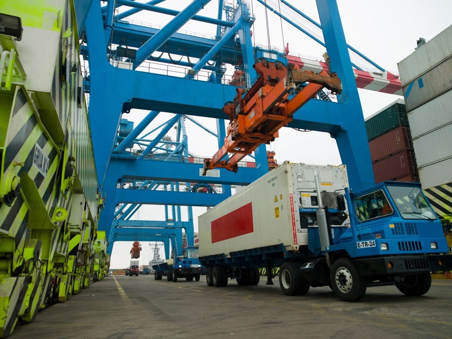 Teamwork Shipping & Logistics LLC